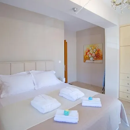 Royal Blu Lägenhet Kyparissia