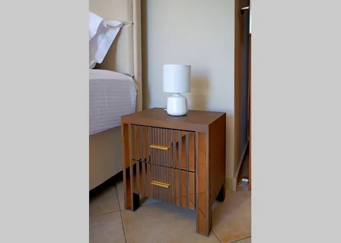 Royal Blu Kyparissia