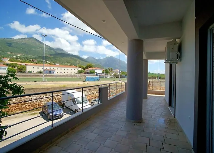 Royal Blu Kyparissia